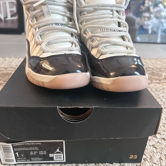 LITTLE KIDS JORDAN 11 NEAPOLITAN - Picture 2 of 5